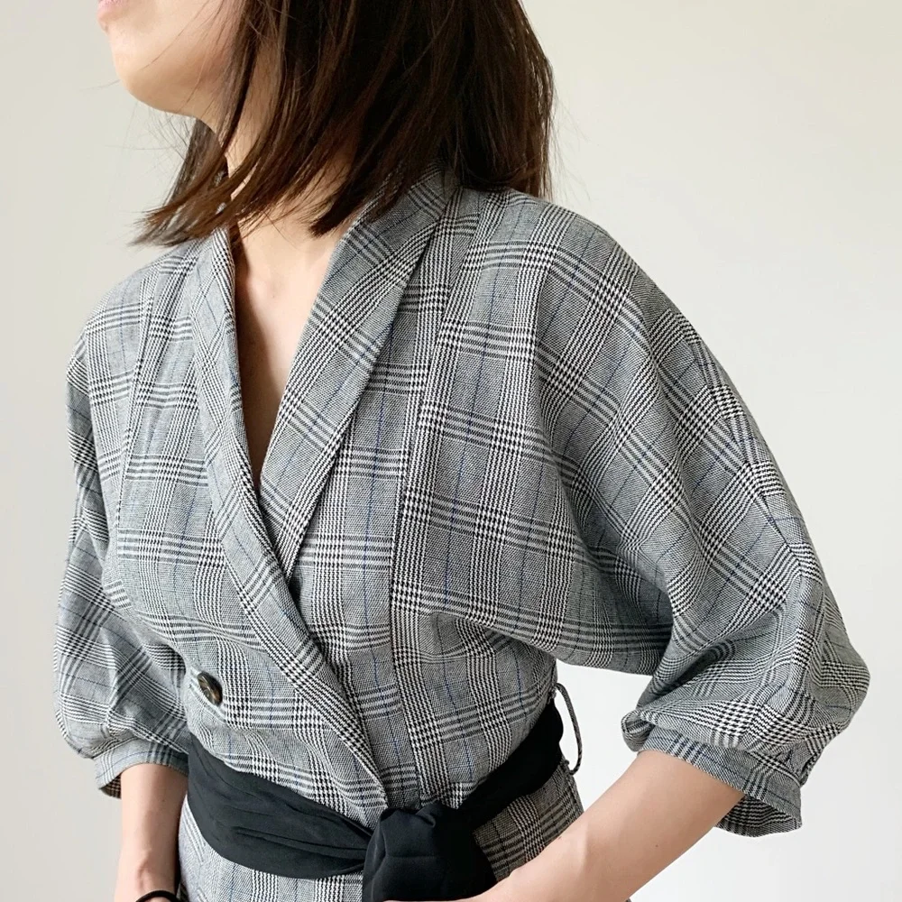 PLAID SLIM  BLAZER TOP - Picture 9 of 12